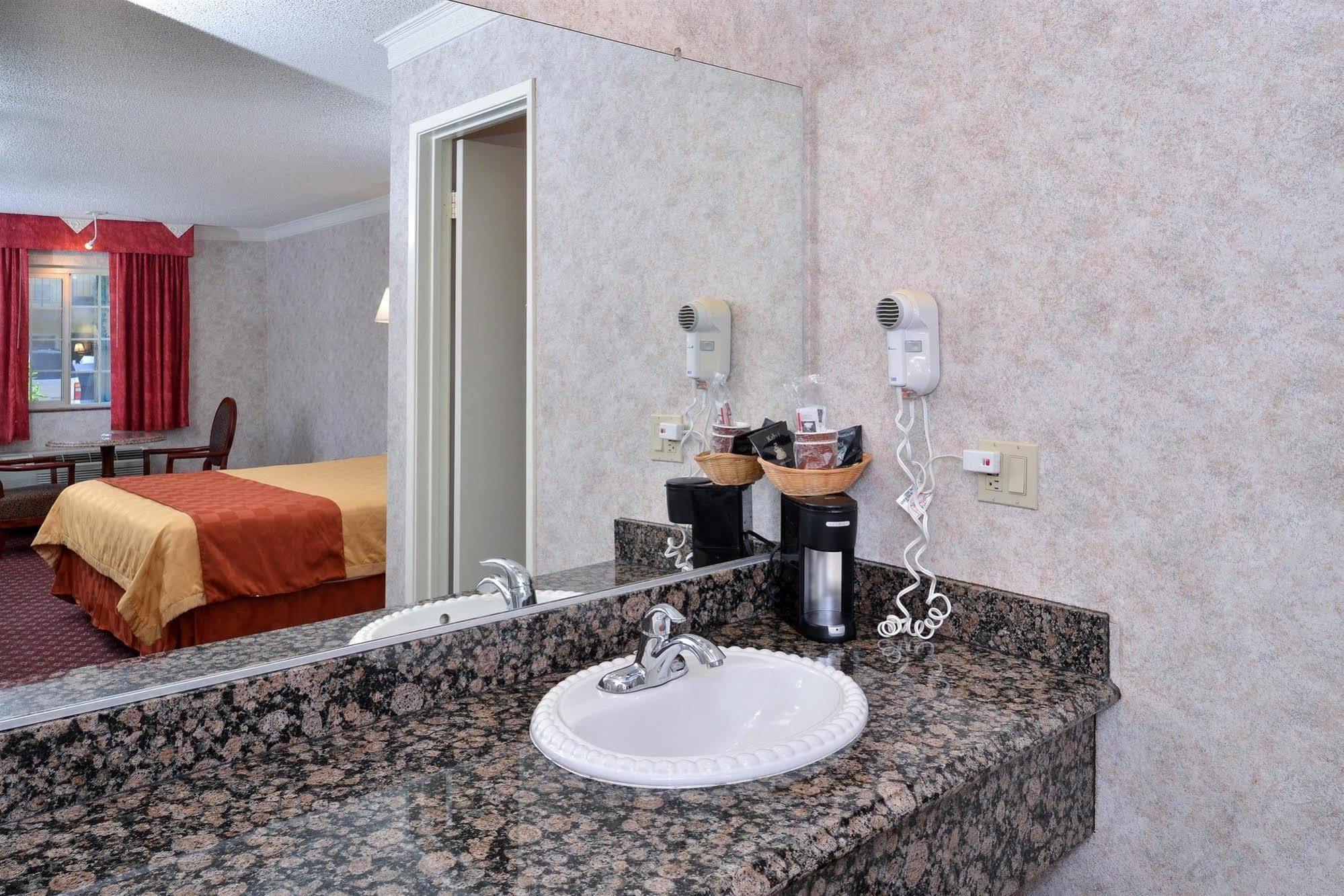 Americas Best Value Inn & Suites - Fontana Zewnętrze zdjęcie